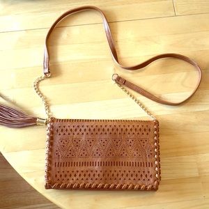 BEST Tan Crossbody to compliment any outfit!